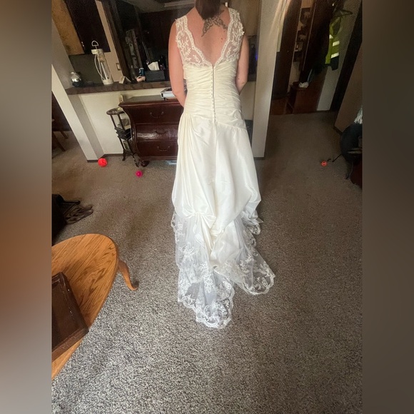 Jasmine Asymmetrical White wedding dress - Picture 8 of 12